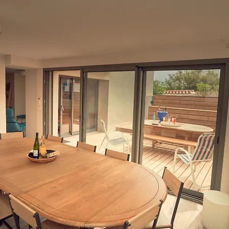 Villa With Pool & Access