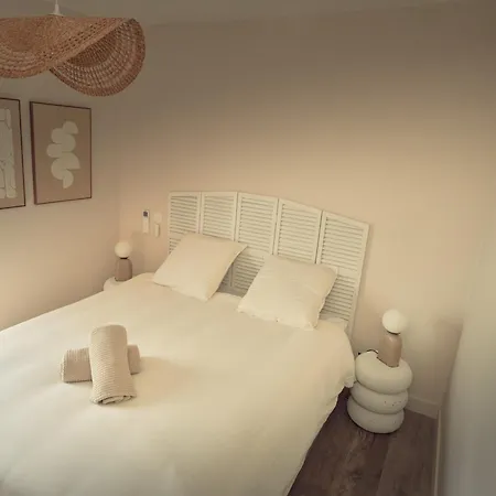 Villa With Pool & Access *