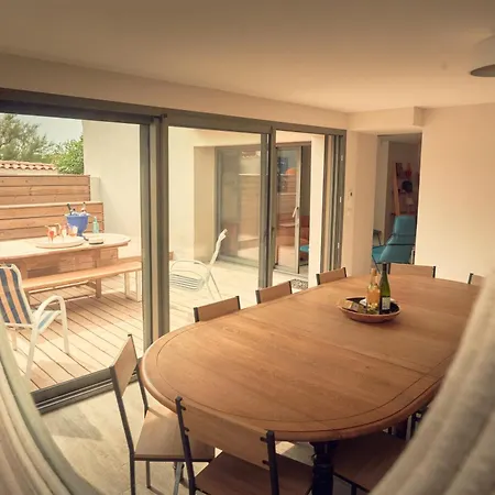 With Pool & Access * Sète